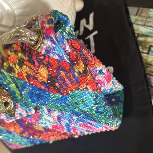 Kurt Geiger London Mini Kensington Crystal Shoulder Bag
Kurt Geiger London - Picture 6 of 17